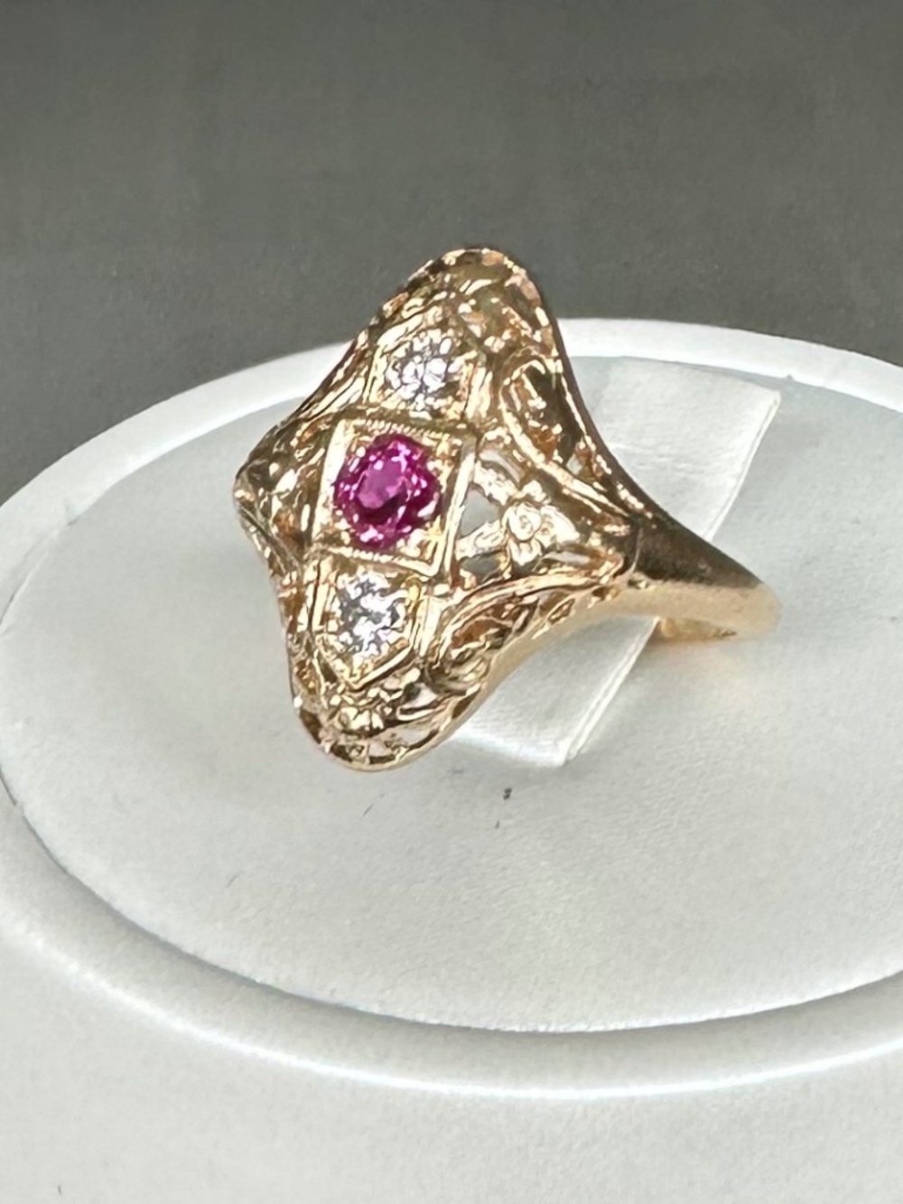 ✨ Vintage 1920s 14k Yellow Gold Ruby & Diamond Navette Filigree Ring ✨ size 6 - Picture 4 of 12